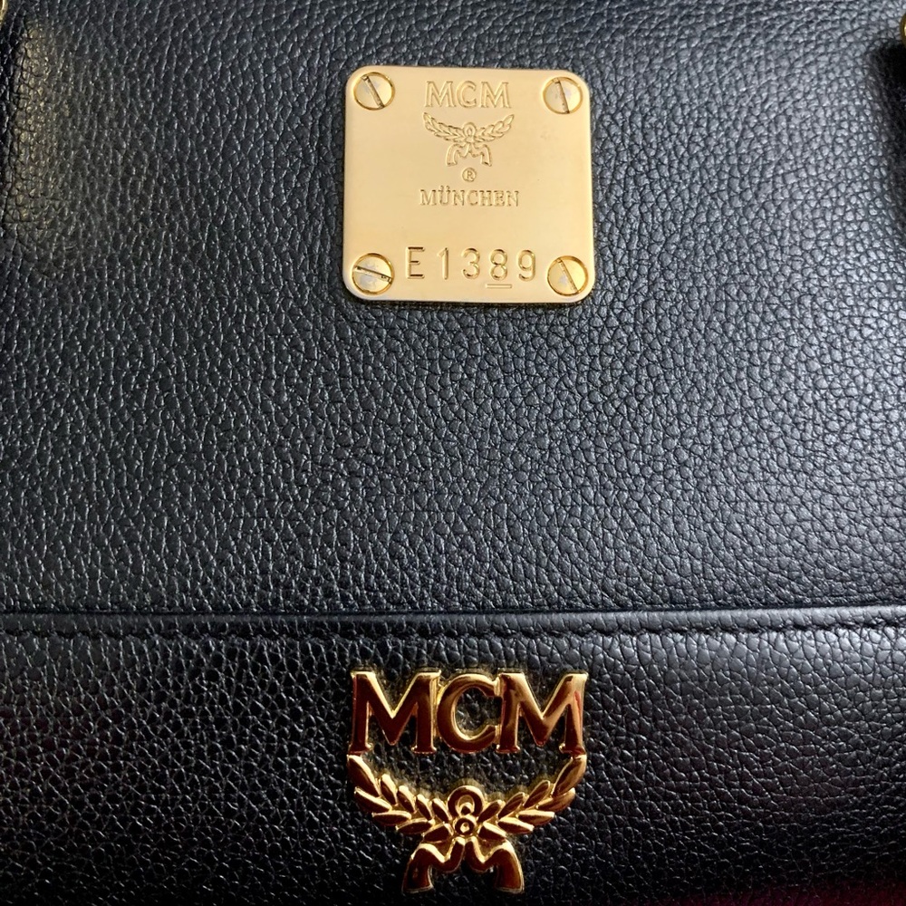 💯 Authentic MCM Gold Studded Handbag in Black Calf Leather - Picture 7 of 16